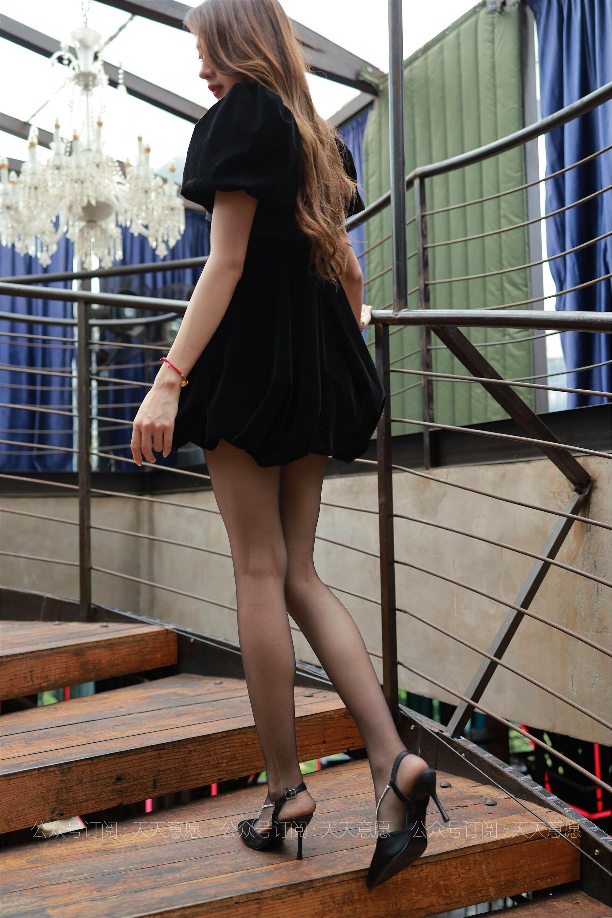 IESS异思趣向  2021.07.06 丝享家853：夏夏《长腿黑天鹅》